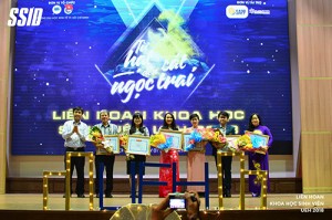 TỪ HẠT CÁT ĐẾN NGỌC TRAI - LIÊN HOAN KHOA HỌC SINH VIÊN UEH 2018
