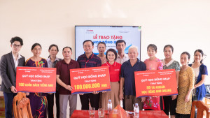 Anh Ngữ Ms Hoa Trao Tặng 100.000.000Đ Cùng Nhiều Học Bổng Có Giá Trị Đến Trường THCS Quỳnh Thạch, Huyện Quỳnh Lưu, Tỉnh Nghệ An