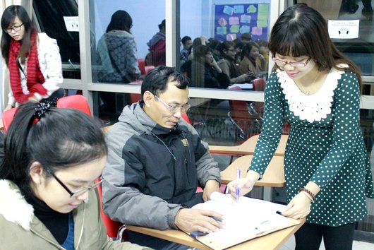 Hoc vien Tong Van Quyen lop luyen thi toeic pre 70